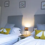 Hollicarrs - Long Lane Lodge