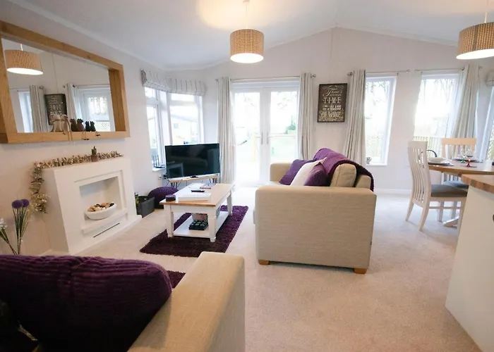 Hollicarrs - Long Lane Lodge